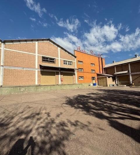 Se Vende Predio con Galpones y Oficinas en Godoy Cruz - Mendoza - 4