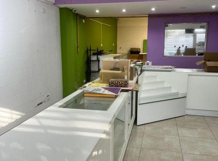 Local Comercial Frente a un Colegio con Asistencia Diurna y Nocturna, Ideal Librería, Imprenta - 4
