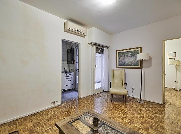 Departamento 2 Ambientes Buen Estado Apto Profesional Bajas Expensas con Patio en Recoleta - 4