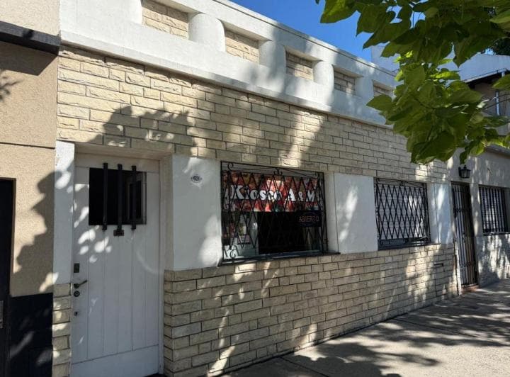 Casa 3 Amb con Patio y Terraza. Lote de 7.60 X 12 m. - 2