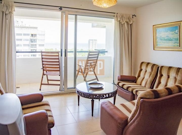 Vende Apto de 2 Dorm. con Vista Al Mar en Punta del Este - 4