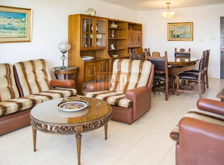 Vende Apto de 2 Dorm. con Vista Al Mar en Punta del Este - 2