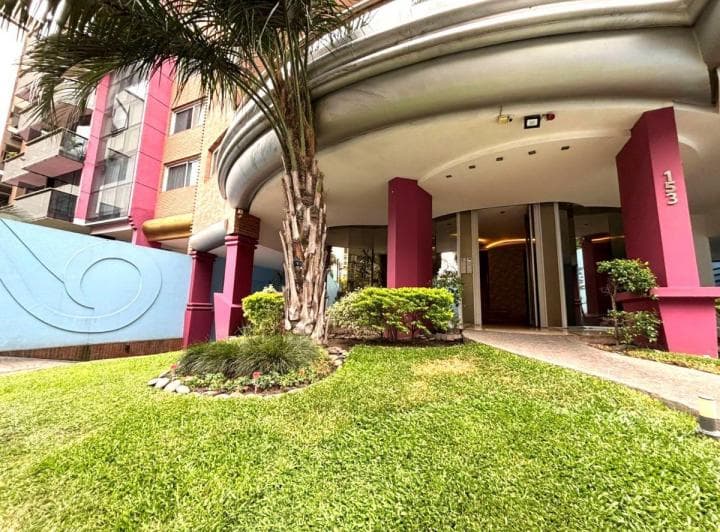 Exclusiva Unidad de 4 Ambientes con Cochera - Categoria y Amenities - Zona Centro // Espora 153 - 4
