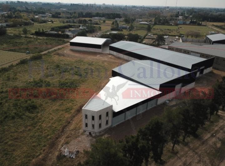 Nave de 2.400 m² a Estrenar Sobre La Ruta 5, Mercedes - 4