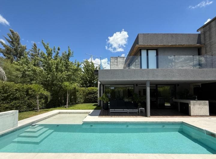 Exclusiva Casa en Venta - Las Tipas Nordelta - 2