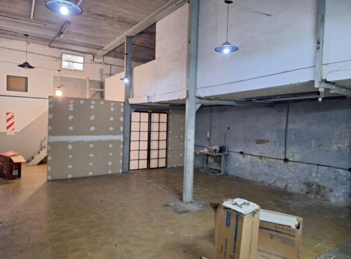 Local Comercial, 240 m. Oficina, 3 Baños y Entrepiso, Sin Expensas, Excelente Zona Outlet - 4