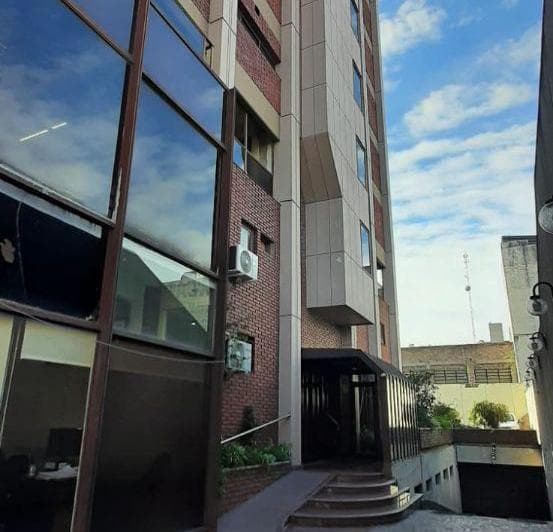Departamento de 4 Amb. con Cochera en Venta en Pleno Centro de San Justo - 2