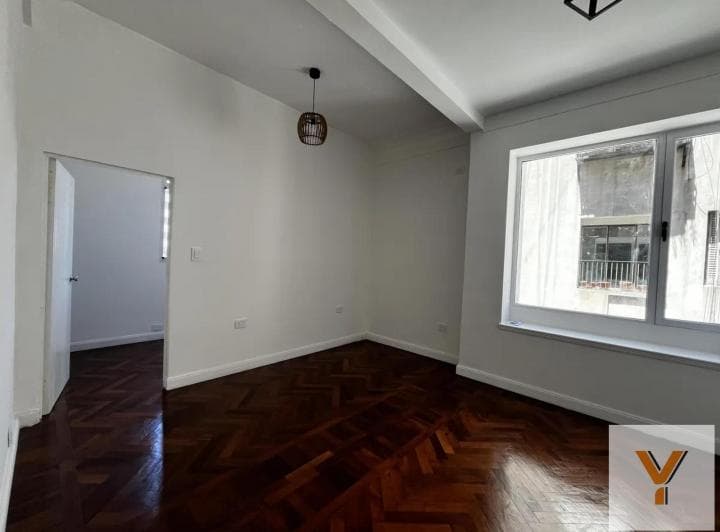 Departamento en Venta - 2 Dorm. 1 Baño - Monserrat - 5