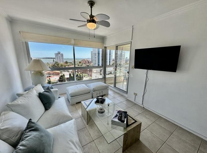 Departamento en Venta de 2 Dorm. en Torre Triangulo, Punta del Este - 4