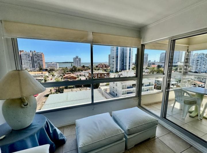 Departamento en Venta de 2 Dorm. en Torre Triangulo, Punta del Este - 2