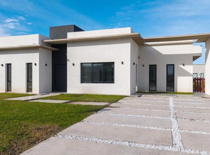 Venta Casa 4 Ambientes a Estrenar en Prados del Oeste. - 2