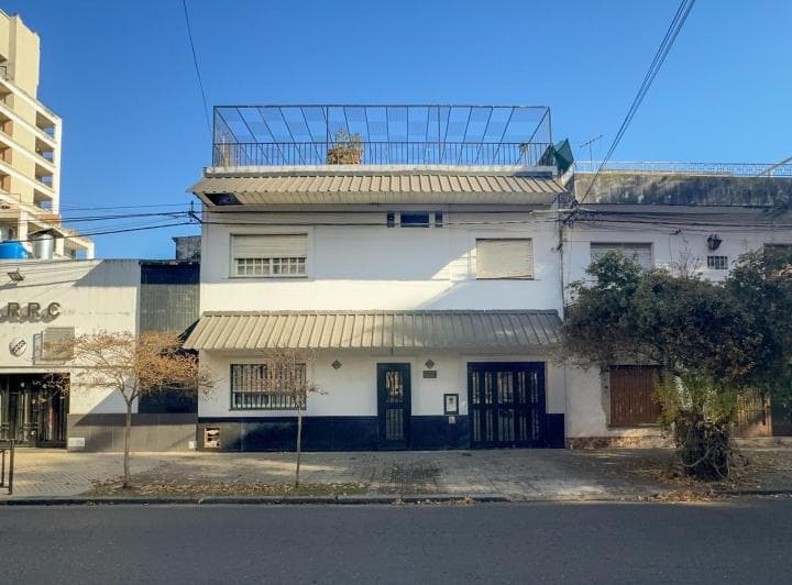 Casa en Venta, 4 Dorm., Terraza, Patio, Parrilla, Cocina Separada - 2