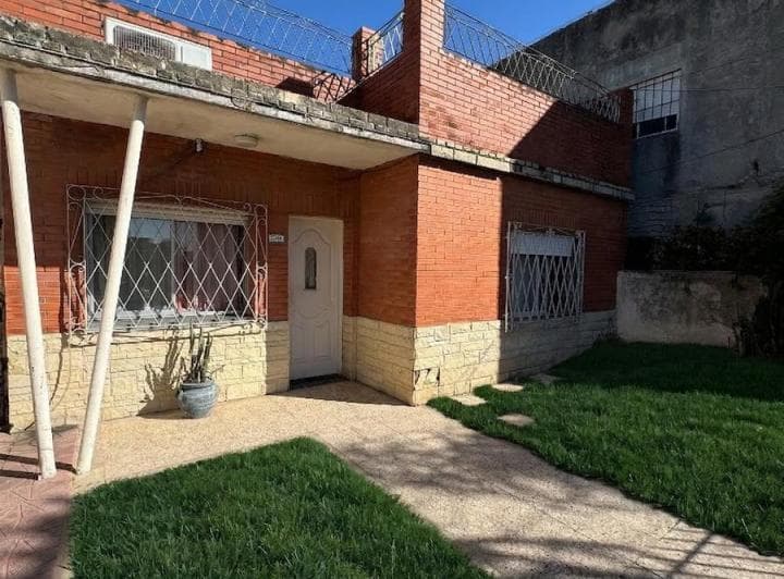 Venta Casa Multifamiliar (2 Casas) - Moron - 2