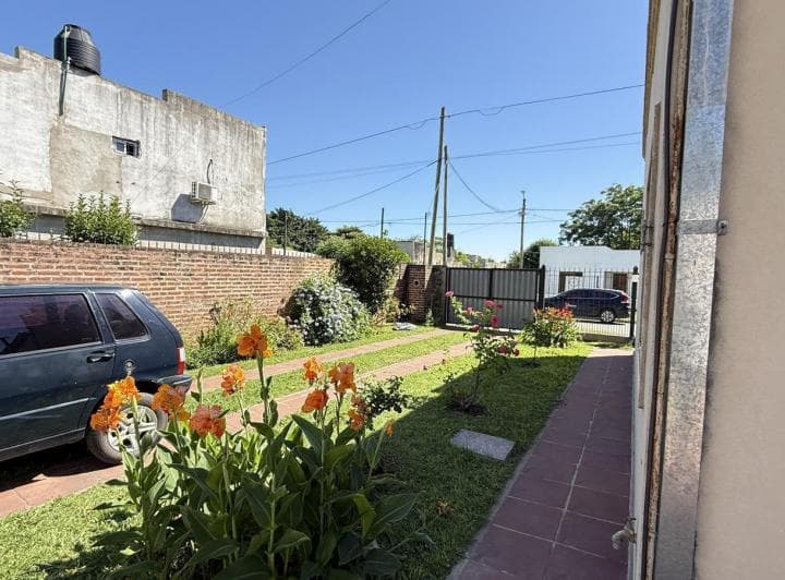 Casa en Calle Larrea 932, Cañuelas - 2