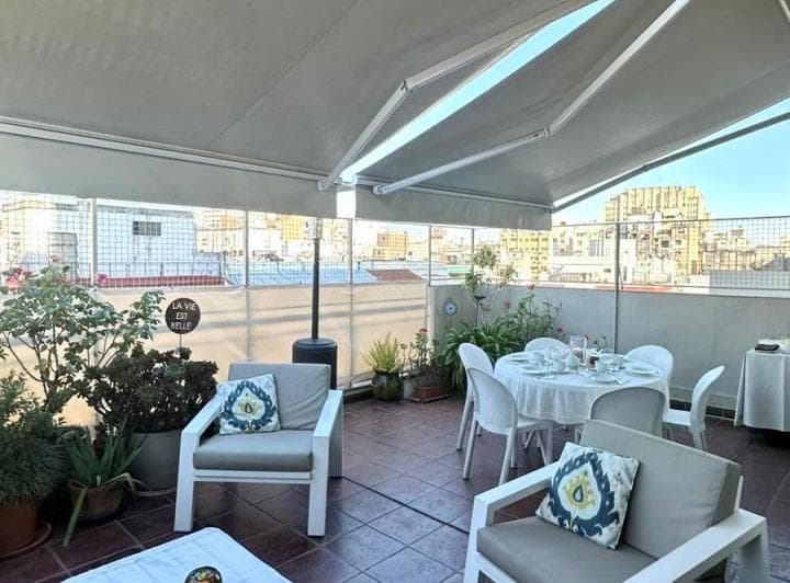 Uriburu Al 1200 - Retasado! - Terraza de 30 m² 65 m² Cub 6 Semicub = 101 m² Totales - 2