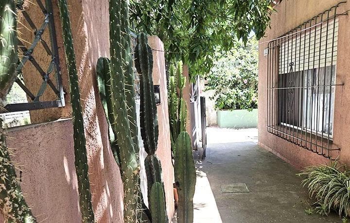 Apto Credito Venta Casa con Casa de Huespedes en Troncos del Talar - 4