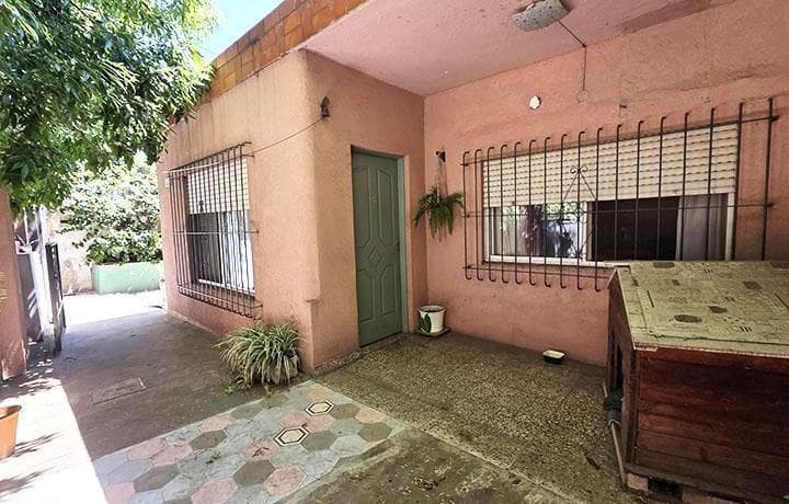 Apto Credito Venta Casa con Casa de Huespedes en Troncos del Talar - 2