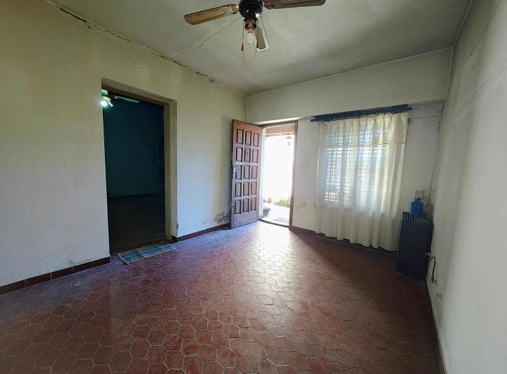 PH en Venta a Restaurar 3 Ambiente Jardin Garage Sin Expensa - 4
