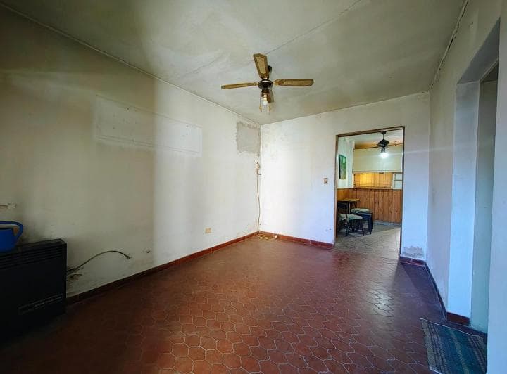 PH en Venta a Restaurar 3 Ambiente Jardin Garage Sin Expensa - 3