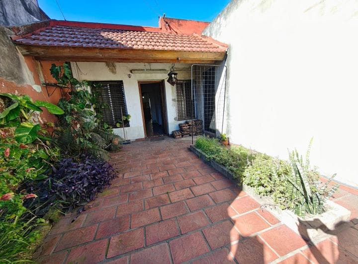 PH en Venta a Restaurar 3 Ambiente Jardin Garage Sin Expensa - 2
