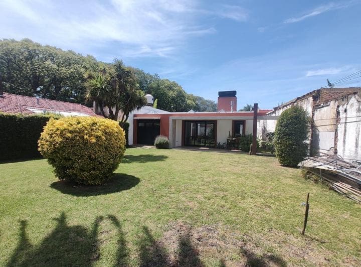 Venta Lote con Quincho en Barrio Bosque Alegre - 3