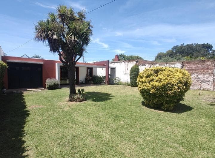 Venta Lote con Quincho en Barrio Bosque Alegre - 2