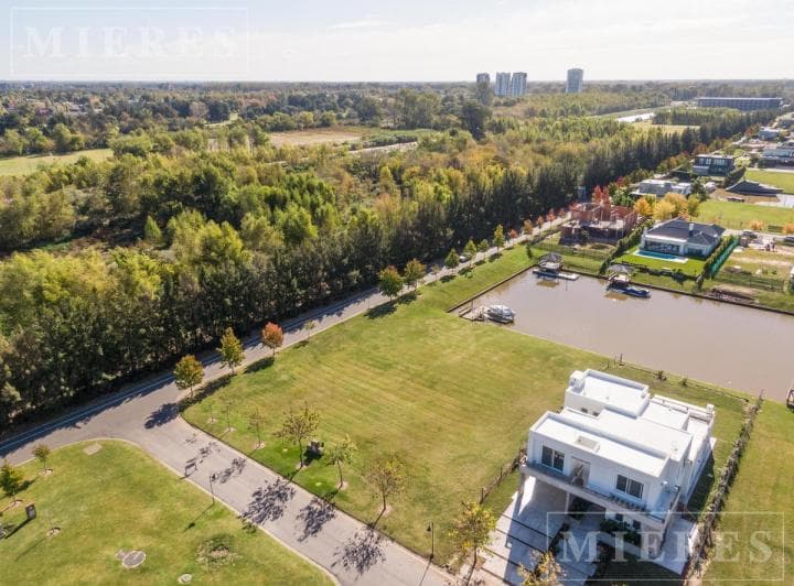 Lote Al Rio en Venta en El Barrio Albanueva! - 3