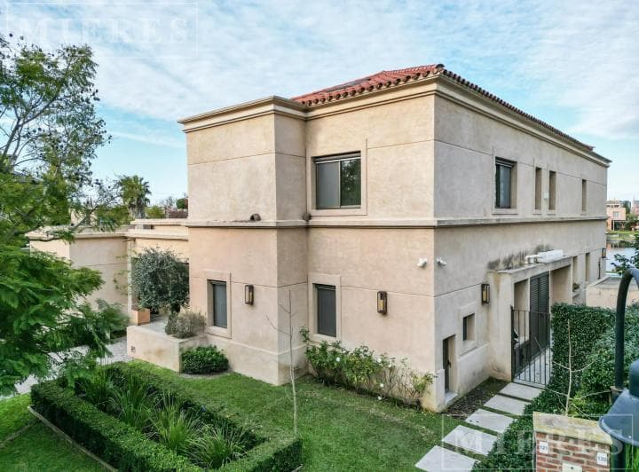 Casa en Venta en El Barrio La Laguna - 4