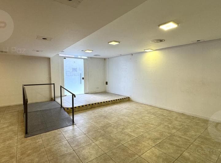 Local de 470 m² Desarrollados en Pb con Gran Frente de 20 m en Monserrat - 5