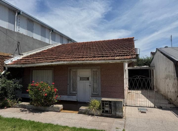 Chalet PH de 3 Amb con Patio y Entrada Para 2 Autos - 2