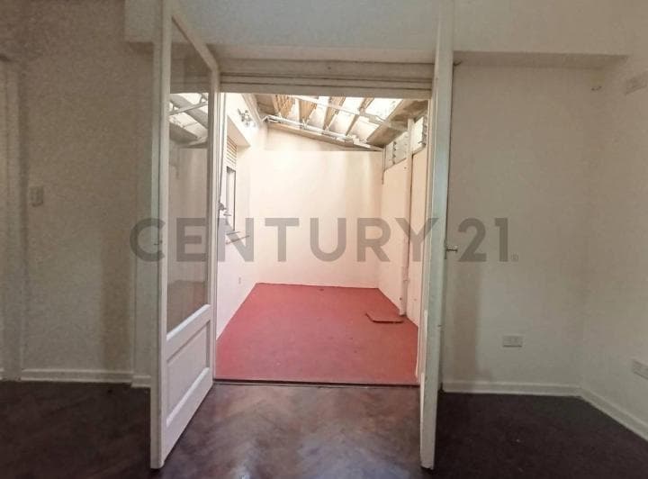 Departamento 2 Ambientes en Venta con Patio! en Caballito - 4