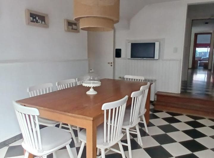 Impecable Casa en Venta en El Casco Histórico de San Isidro con Jardín y Pileta y Quincho - 5