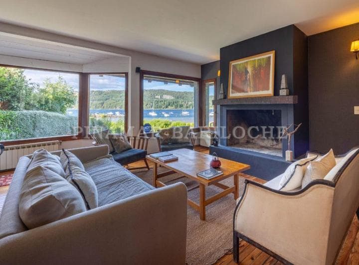 Bariloche, Chalet en Alquiler, 6 Dorm., Cap 14 Personas, Costa de Lago. Km 14 Bustillo - 2