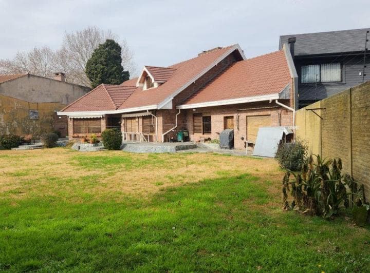 Excelente Chalet y Zona - 4
