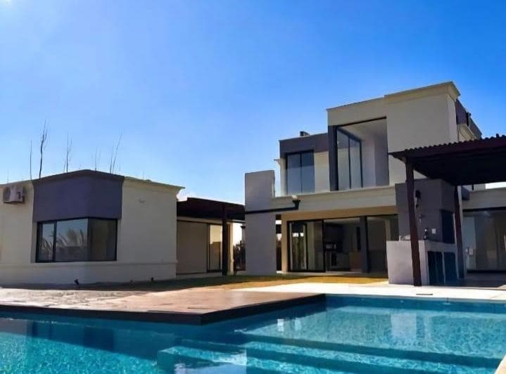 Casa en Venta 4 Dorm. con Muelle Propio San Sebastian, Area 9, Zelaya Pilar - 3