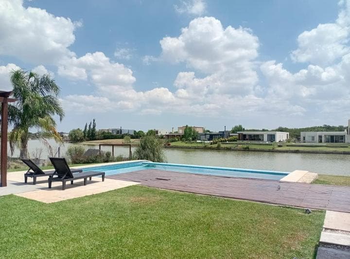 Casa en Venta 4 Dorm. con Muelle Propio San Sebastian, Area 9, Zelaya Pilar - 5