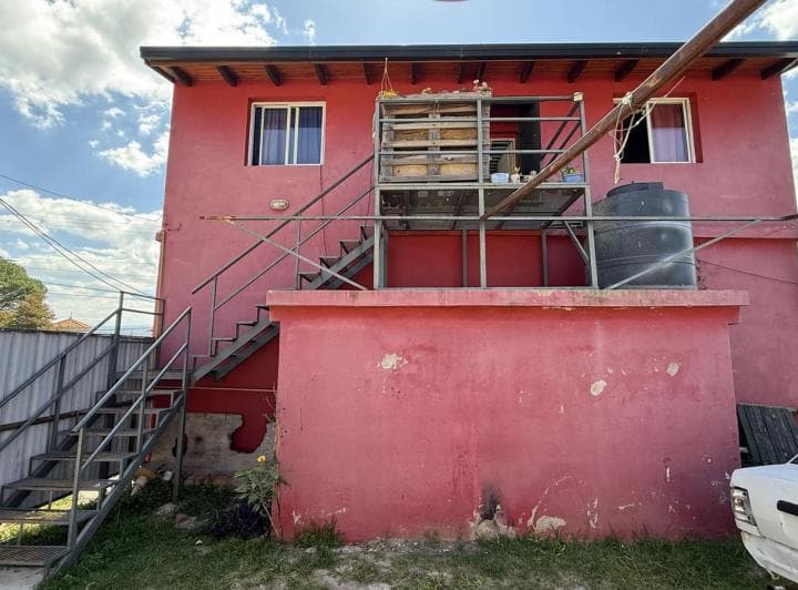 Complejo de Locales y Departamentos en Venta en Carlos Paz - 2