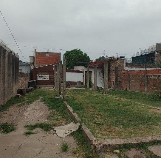 Venta, Terreno de 10 m. de Frente X 30 m de Fondo. a 100 m. Aprox. de Av Gral. José de San Martín - 2