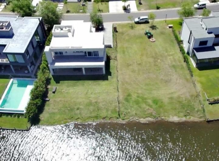 Lote a La Laguna en Barrio Santa Ana Villanueva - 2
