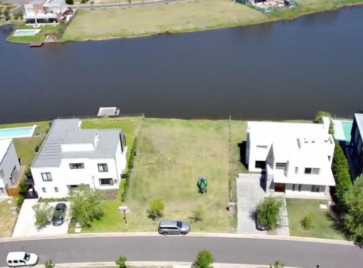 Lote a La Laguna en Barrio Santa Ana Villanueva - 4