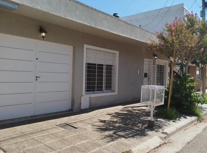 Casa en Venta de 3 Dorm. en Una Planta — con Quincho, Patio y Cochera - 3