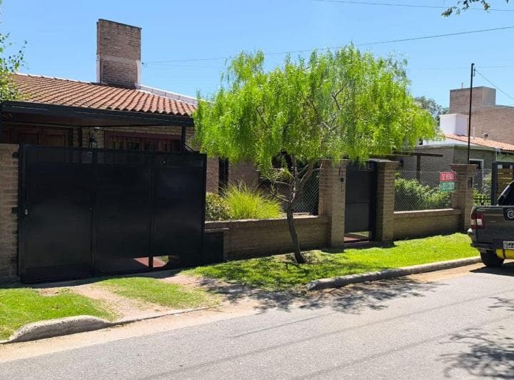 Venta - Excelente Oportunidad - Casa 2 Dorm. - Zona Norte, Cba Capital. - 2