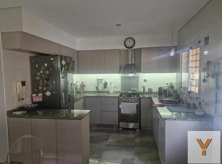 Casa en Venta - 3 Dorm. 3 Baños - Villa Adelina - 3