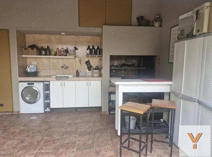 Casa en Venta - 3 Dorm. 3 Baños - Villa Adelina - 2