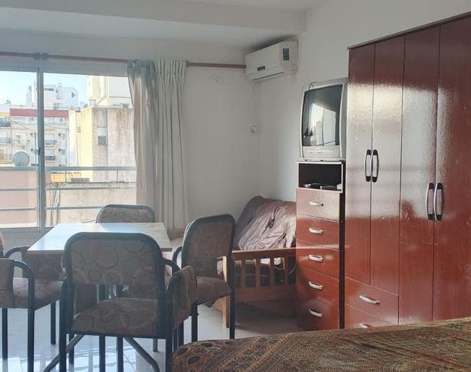 Departamento Monoambiente a La Calle con Balcon Frances en Chauvin - 5