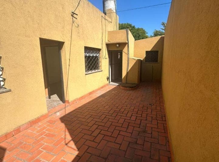 14 E/81 y 82. Venta de Casa en PH (Corazón de Manzana) de 3 Dorm. y Jardín. - 2