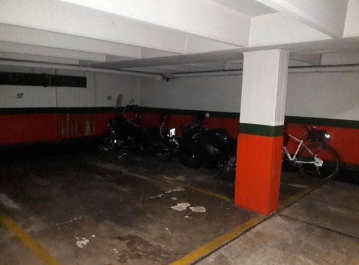 Tres Cocheras en Venta en Block o Separadas Desde U$s20.000. -. - 5