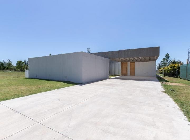 Venta - Casa de 3 Dorm. - Barrio La Rinconada, Ibarlucea - 2