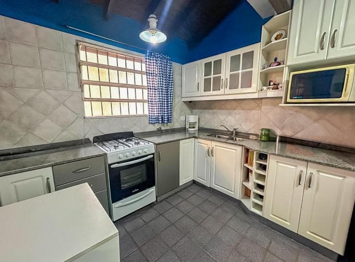 Venta - Casa - 4 Dorm. - Jardín - Alberdi, Rosario - 2