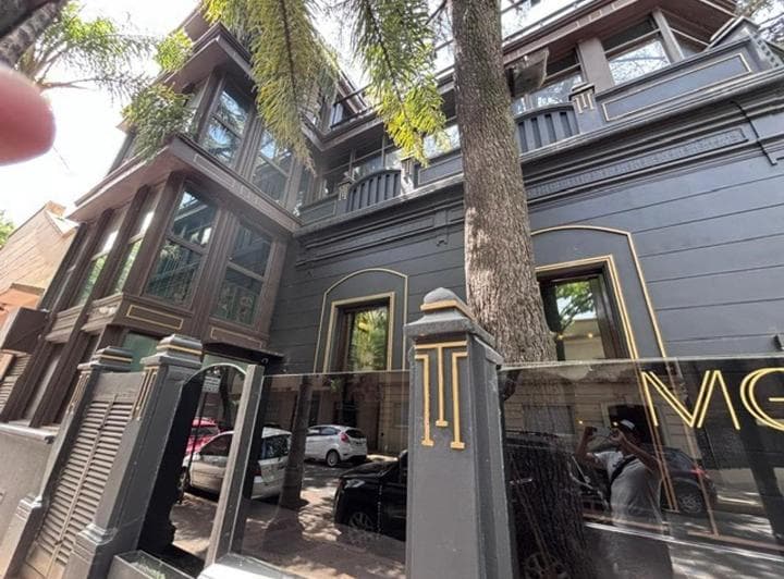Juana Azurduy Al 2200 Esquina V. de Obligado Local 600 m² - 2